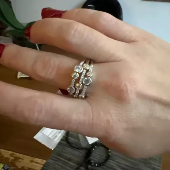 Elegant Silver and Gold Multi-Stone Ring - Picture 3 of 5